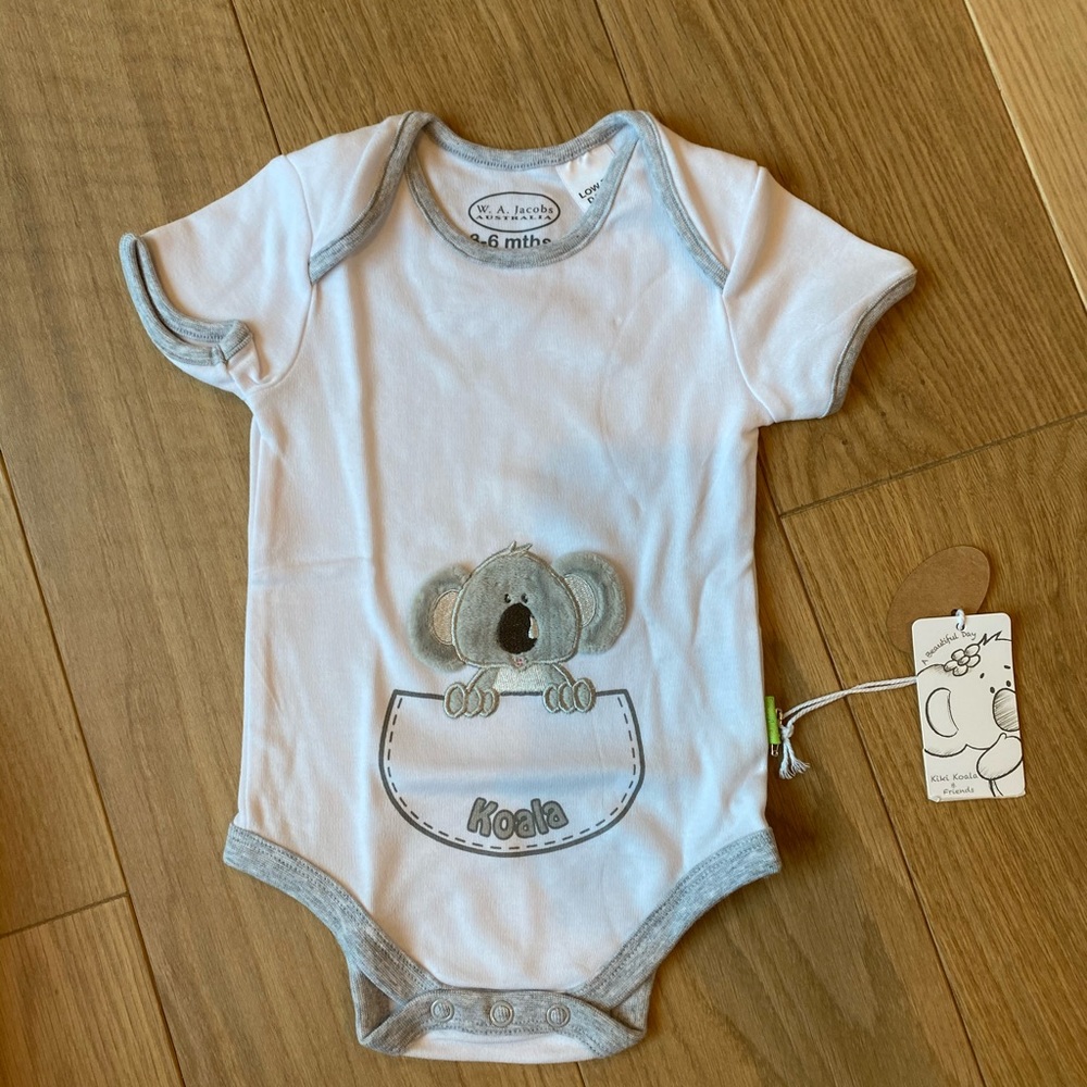 Baby body suit with koala bear